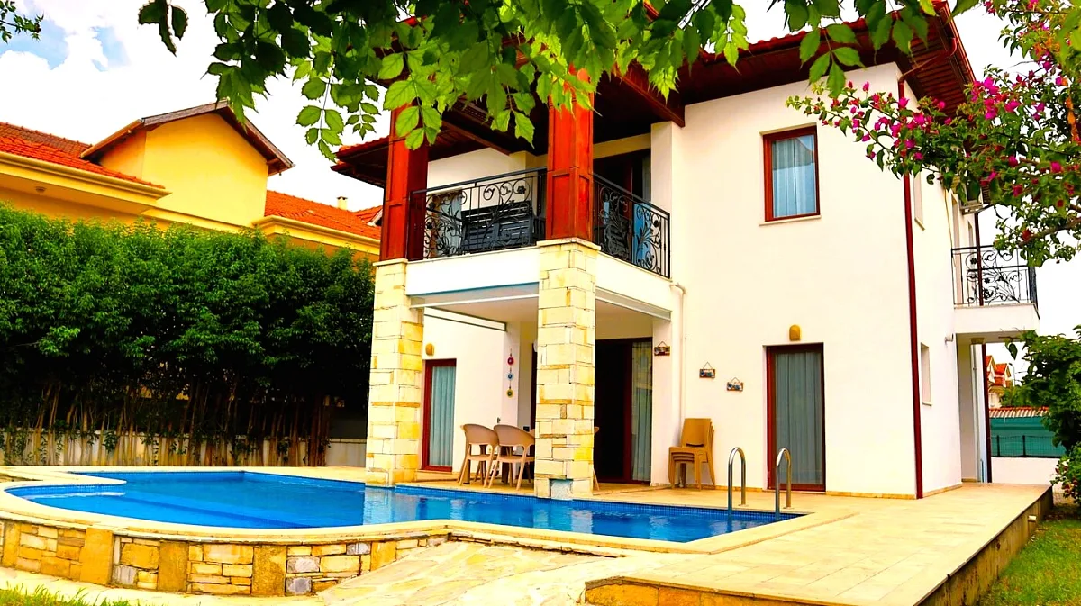 Villa Summer Life