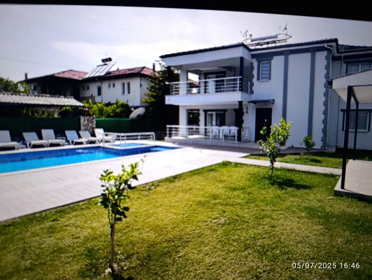 Villa Estergon — fotoğraf 2
